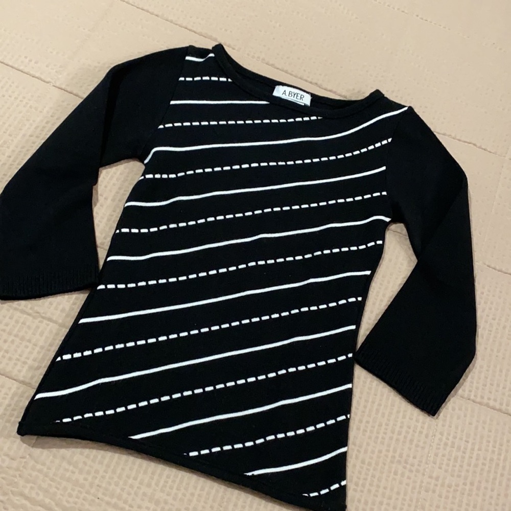 Black with white stripes 3/4 sleeve sweater